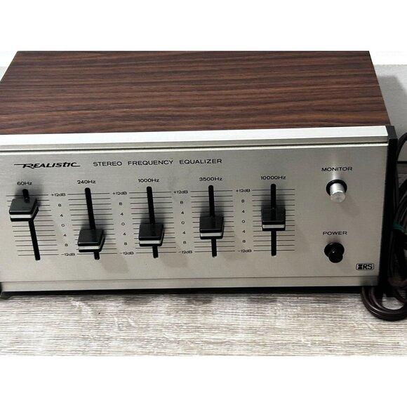 Vintage Realistic Stereo Frequency Equalizer Model 31-1986 Silver - Picture 1 of 6